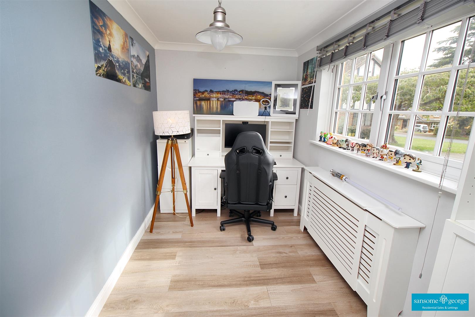 Farmiloe Close, Purley On Thames, Reading